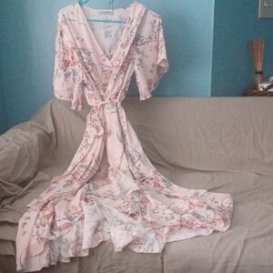 Chic Floral Maxi Dress in Soft Pink